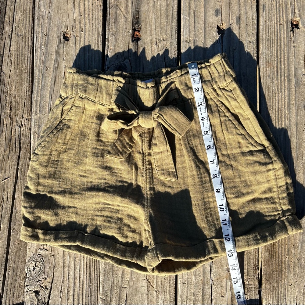 SO Olive Elastic Waist High-Rise Women’s Shorts - Picture 6 of 6